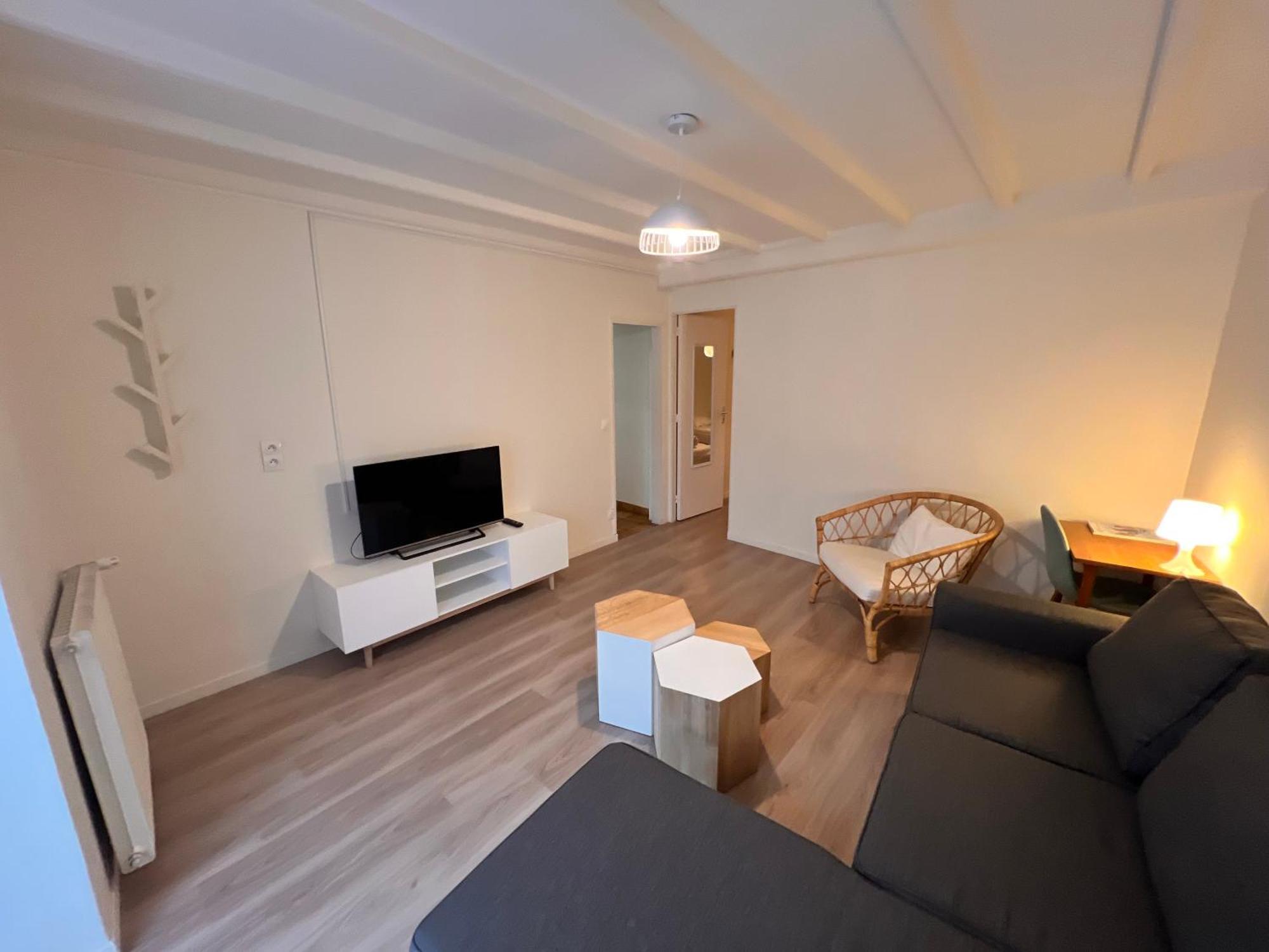 Appartement Rdc 9 Personnes, 2 Chambres, Wifi, Proche Du Centre La Bourboule Exterior photo